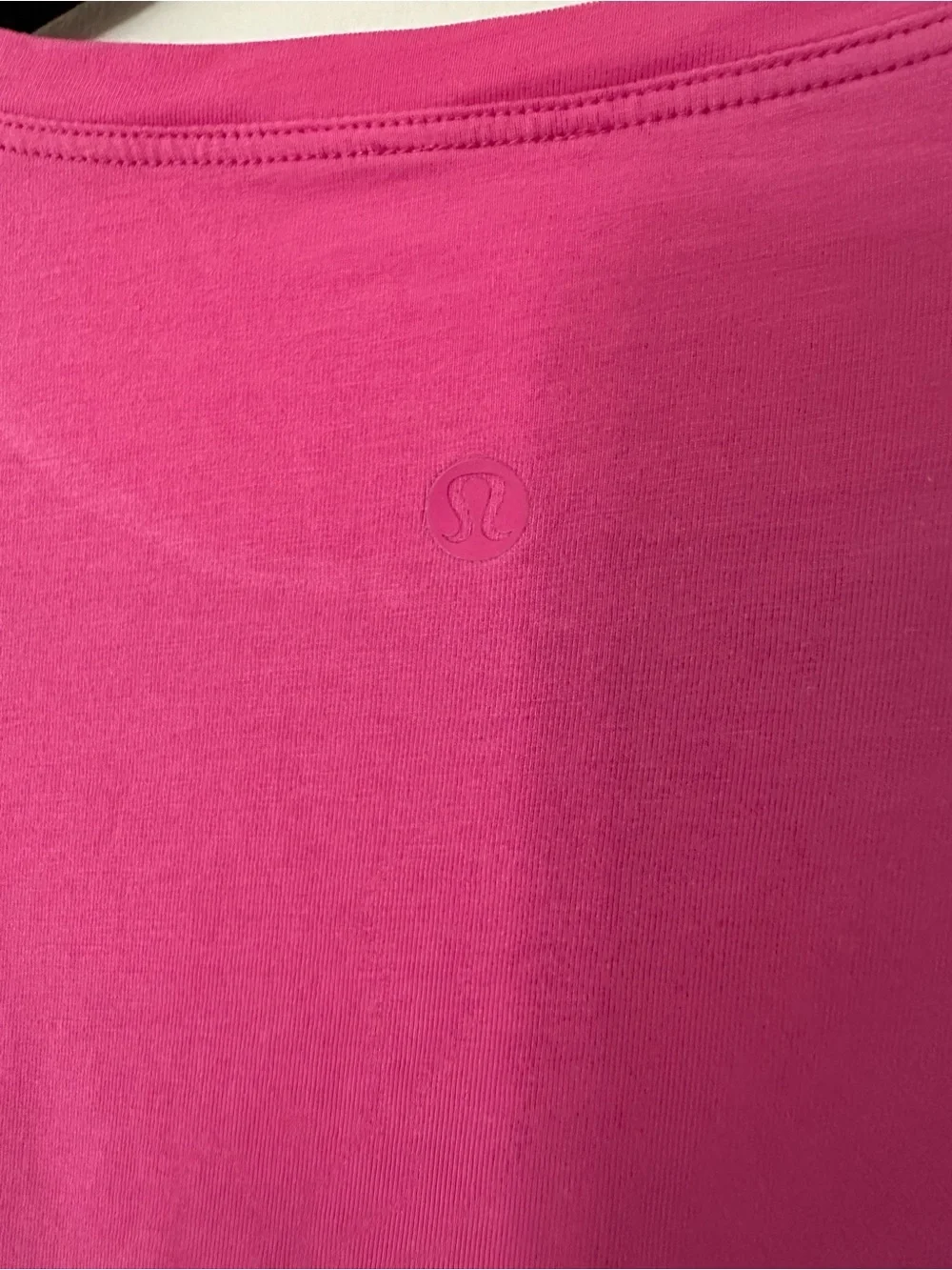 lululemon athletica Bright Pink Cropped Tee size 8